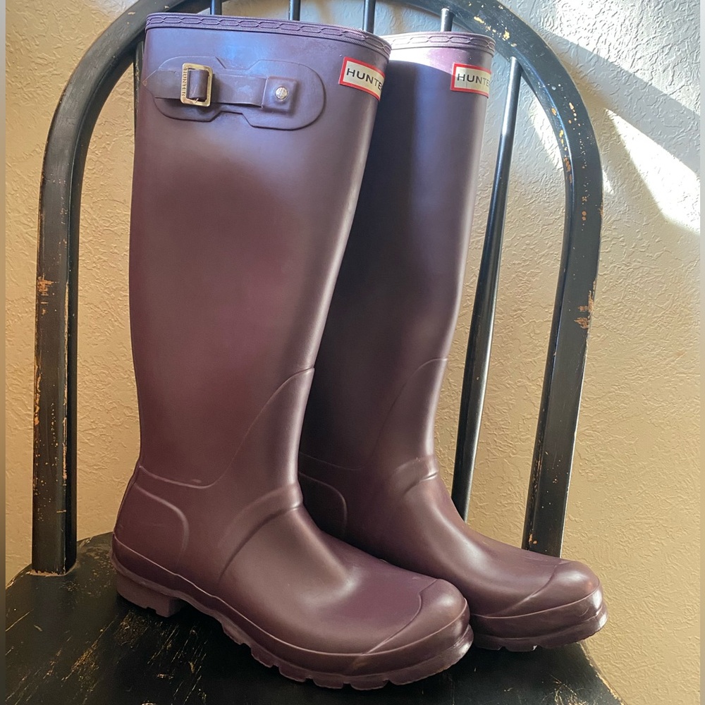 Hunter Original Tall Boots size 9 Women's Purple GUC Rubber Rain Boots